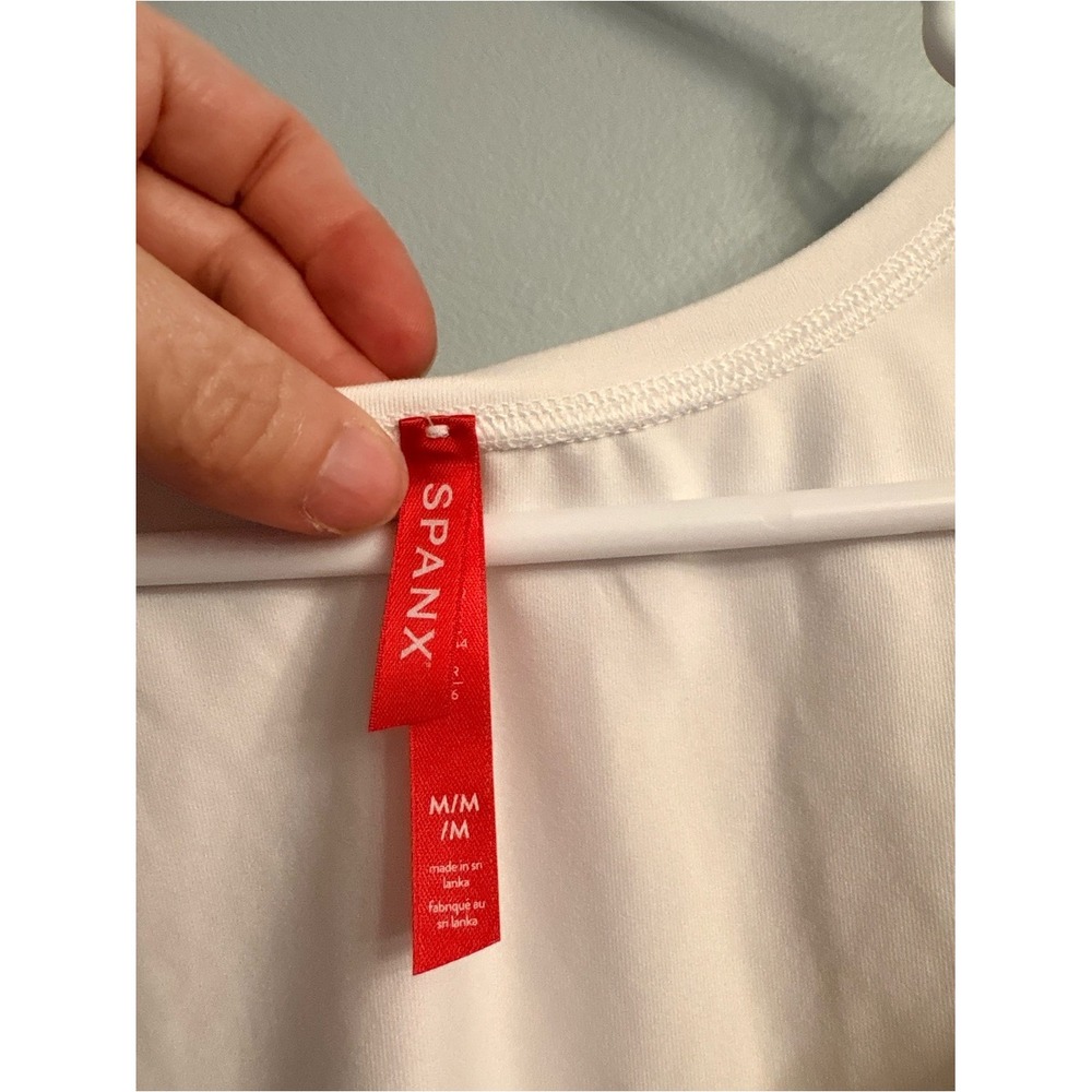 Sleeveless Snap Closure